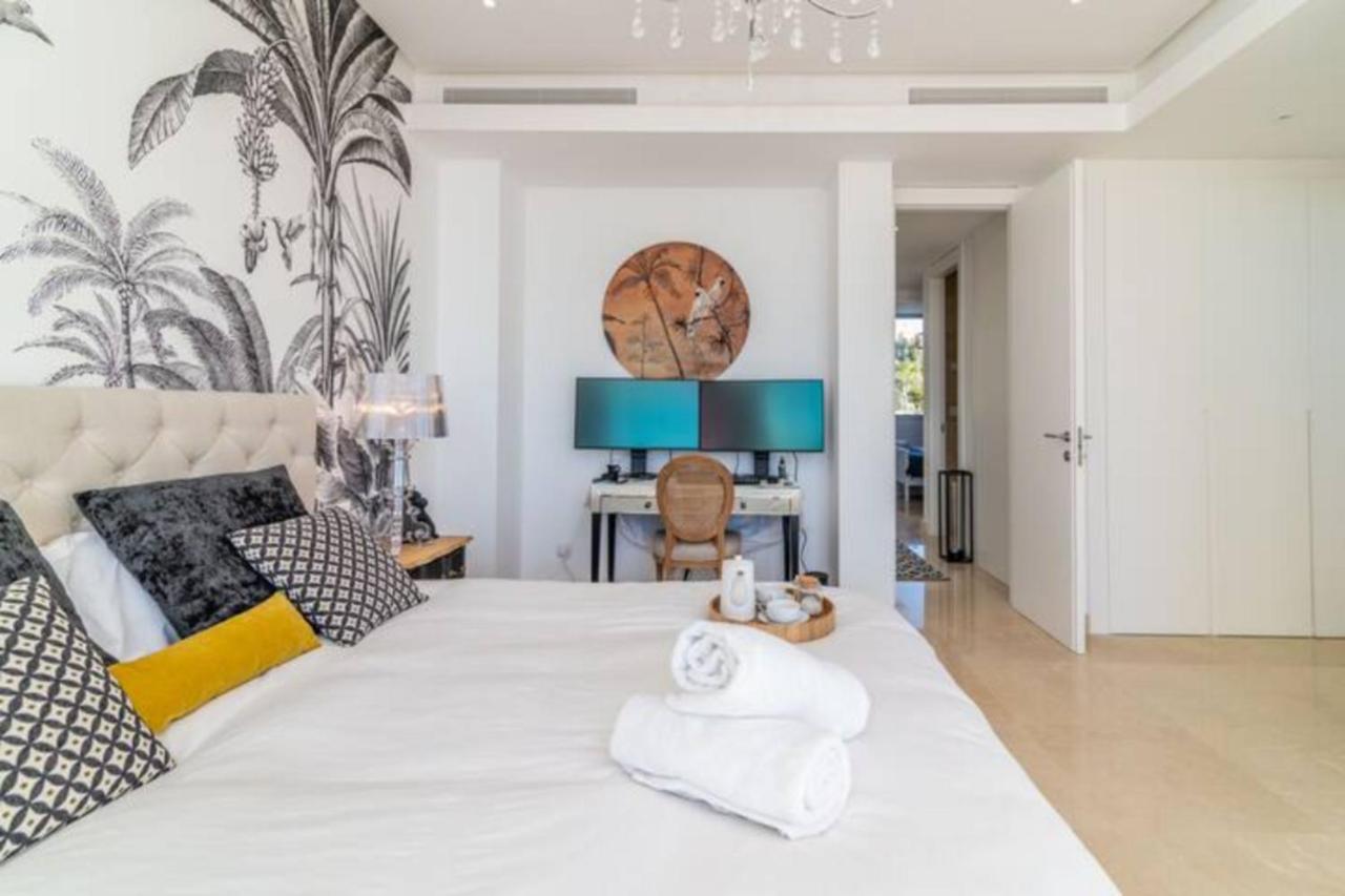 Casa Isabel: Luxury Condo with Private Infinity Pool Marbella Exterior photo